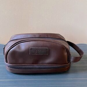 Original Penguin by Munsingwear Men’s Travel/Shave Travel Kit NWOT